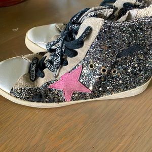 Golden Goose Francy sneakers with fuchsia star and coveted GG shoe strings